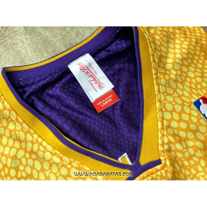 Camiseta Los Angeles Lakers Kobe Bryant #8 Primera Mitchell & Ness Oro